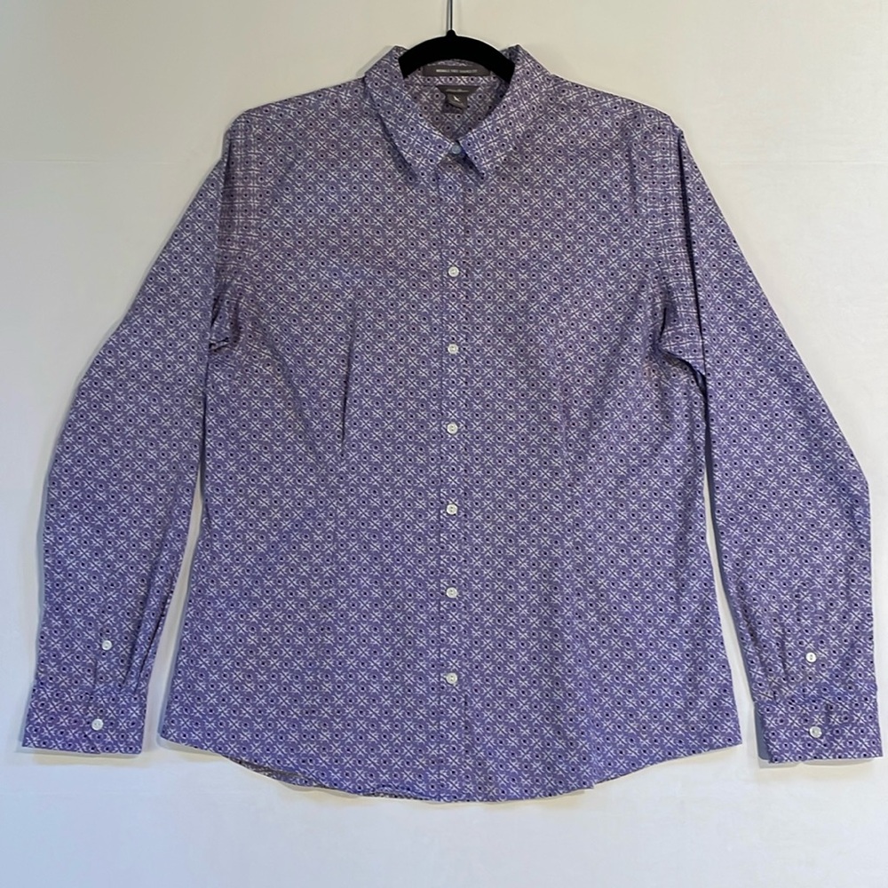 Eddie Bauer wrinkle free button down blouse. Size L. Purple and white patterned.